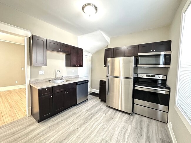Photo - AVAILABLE JUNE - Beautifully Renovated 4 Bed 1 Bath in East Hillside
