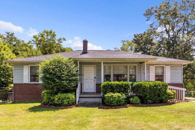 Quaint 3-Bed, 2-Bath Home in Greer – Cozy ... - Quaint 3-Bed, 2-Bath Home in Greer – Cozy ...
