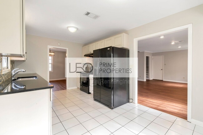 Photo - 2816 Deerwood Trail