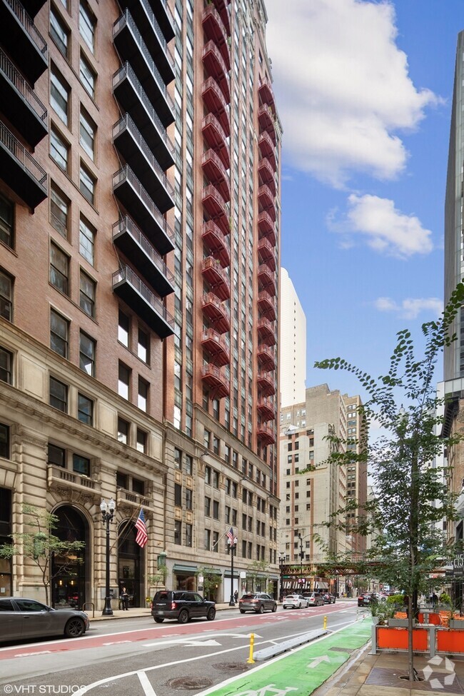 Building Photo - 208 W Washington St Unit 1801 Rental