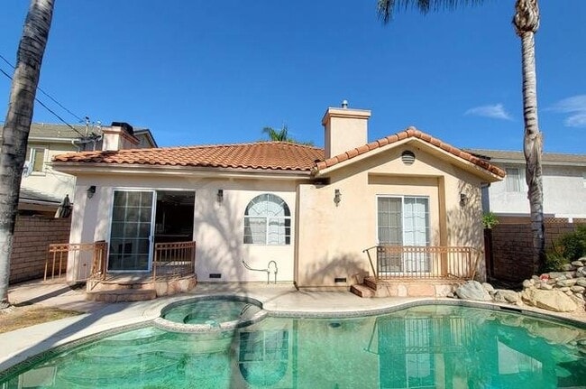 Photo - 6145 Shadyglade Ave