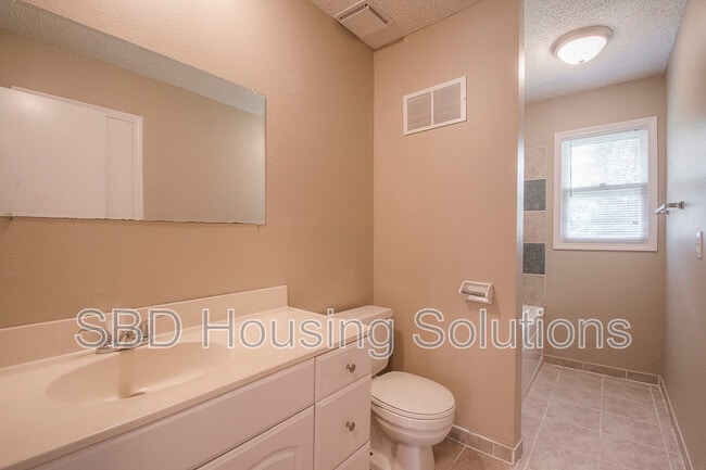 Photo - 1306 Knight Cir