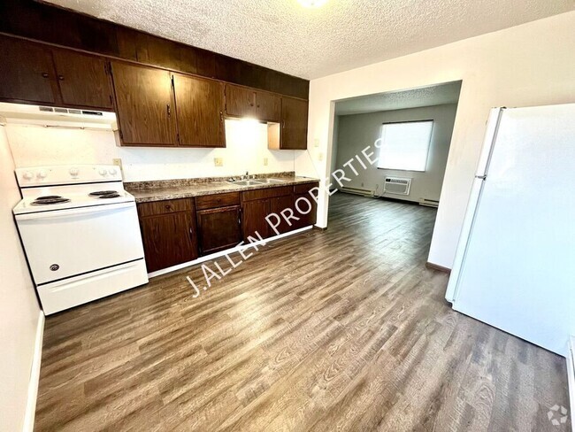 Building Photo - Spacious 2 bed Unit 4 Rental