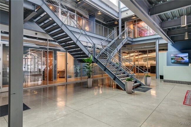 Photo - 211 W Jefferson St