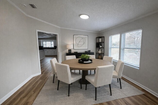 Photo - 450 Wendy Ln