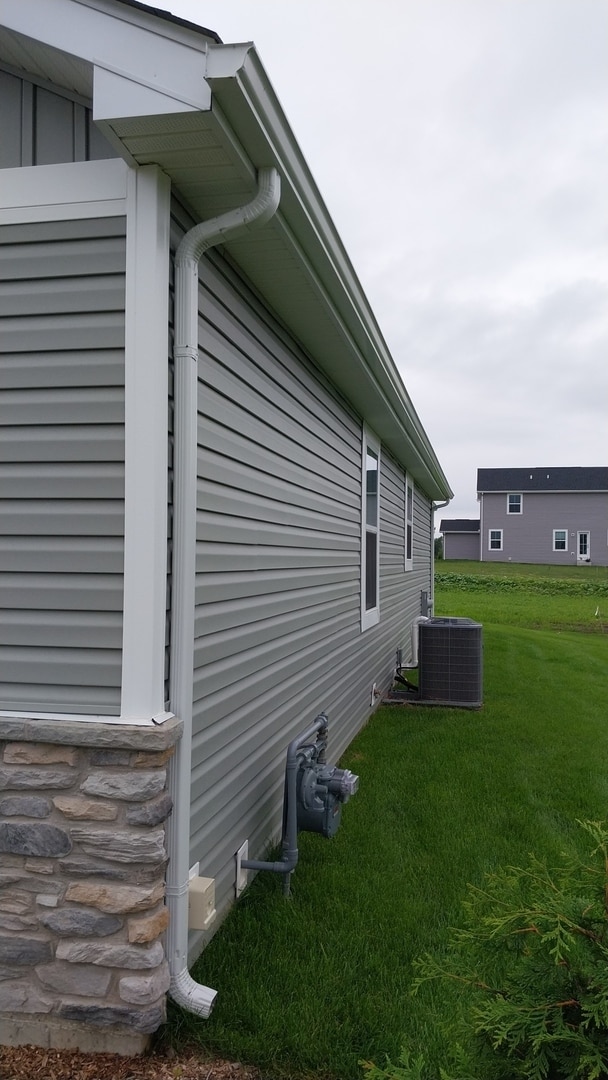 121 Cornerstone Dr