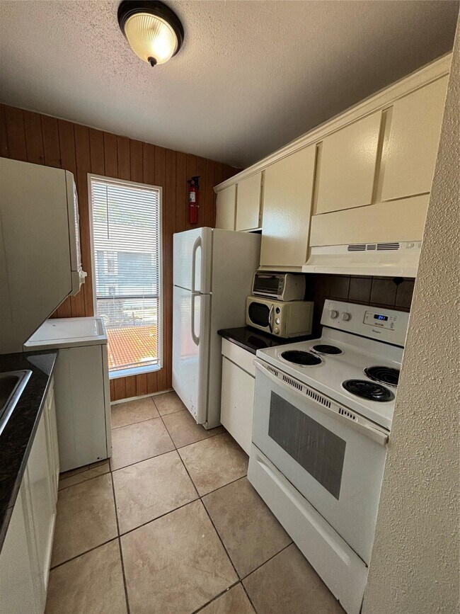 Photo - 8405 Wilcrest Dr Unidad True