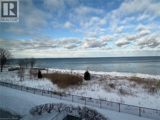 Photo - 35 Southshore Cres Unit 303