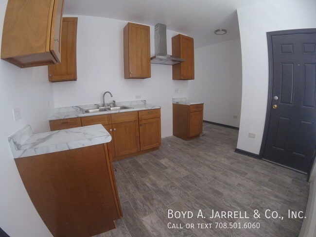 Photo - 5941 S Michigan Ave Unit 5941-1