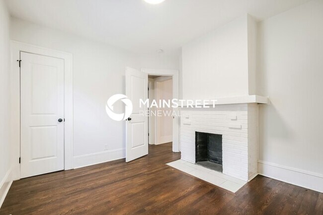 Photo - 3 Bedroom Pet-Friendly Home in Atlanta, GA with Main Street Renewal