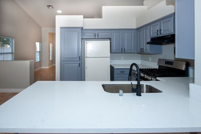 921 E English Heather Dr