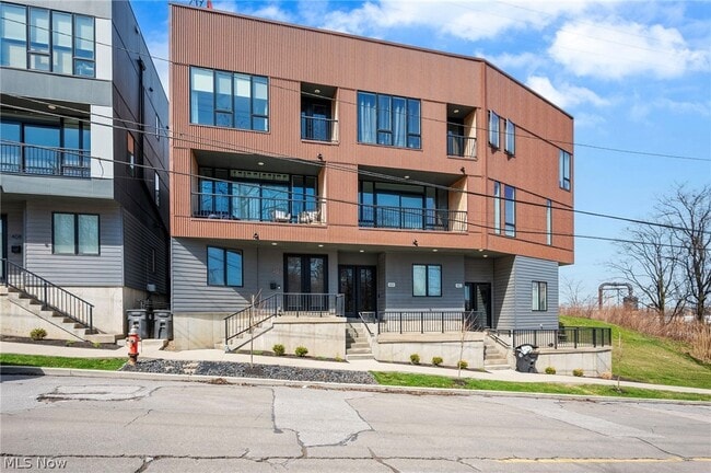 Building Photo - 402 Jefferson Ave