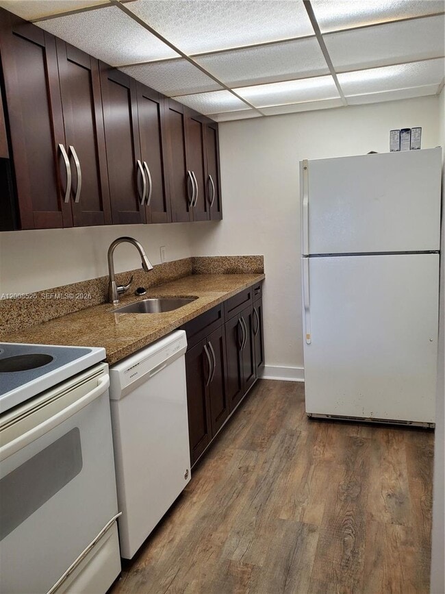 Building Photo - 1230 NE 139th St Unit 409