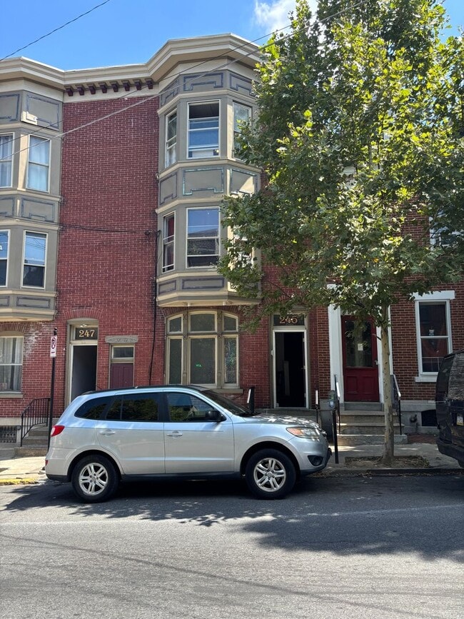 Building Photo - 245 N Ninth St Unit 1 Rental