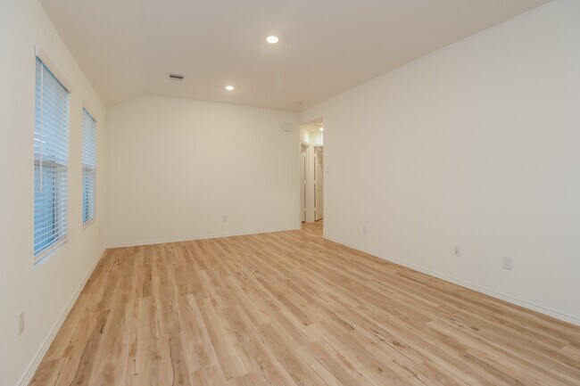 Photo - 1614 Oleander Grns Dr