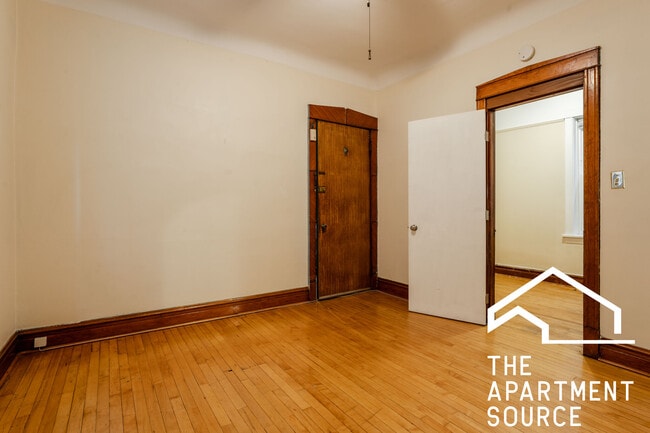 Photo - 2132 W Iowa St Unidad 1