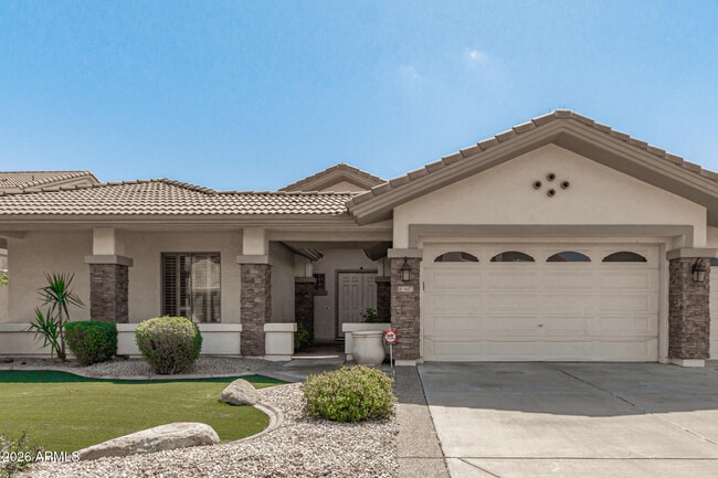 Building Photo - 1687 E Carob Dr