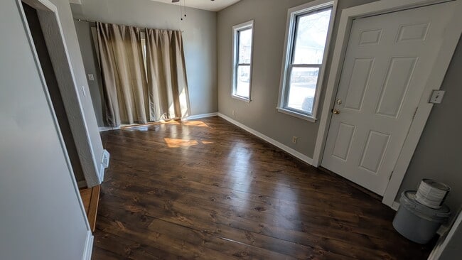 Building Photo - 2609 N Fratney St Unit 2609 LR
