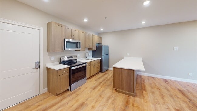 Building Photo - 100 Revere St Unit 502