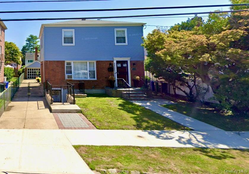 Photo - 42-35 217th St