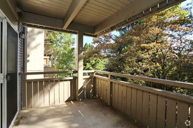 1BR, 1BA – 715 SF