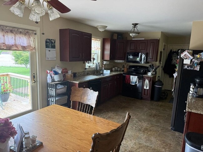 1223 E Newport Rd