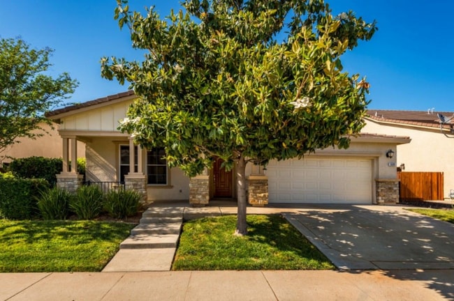 Photo - 1689 Markdale Ln