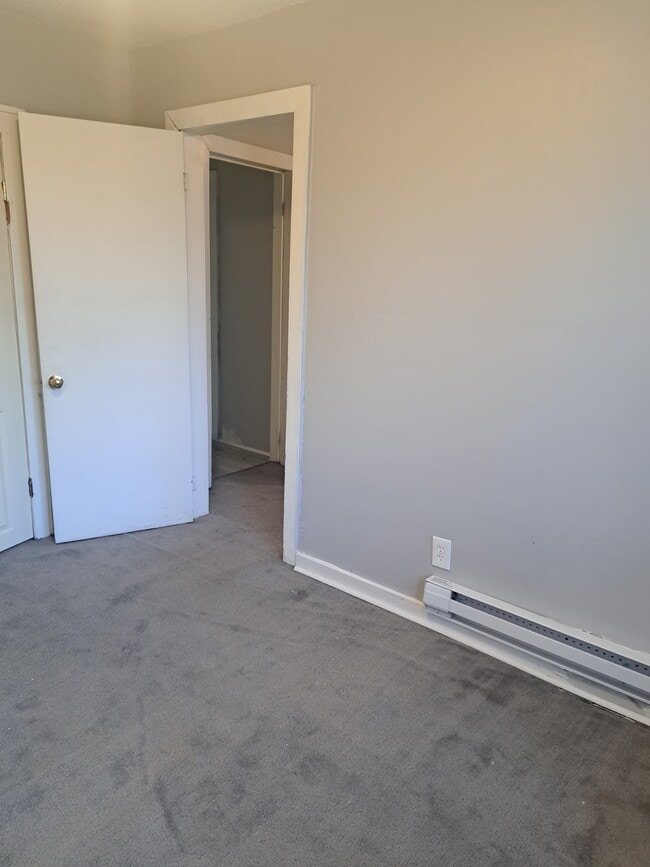 Photo - 5960 Chalmers St