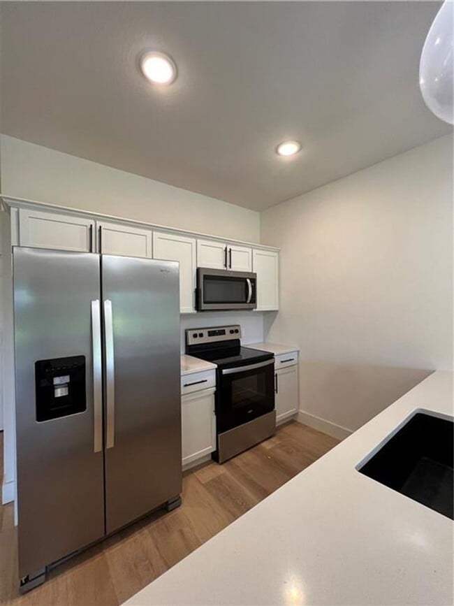 Photo - SW Livingston Sq Duplex Unit 2