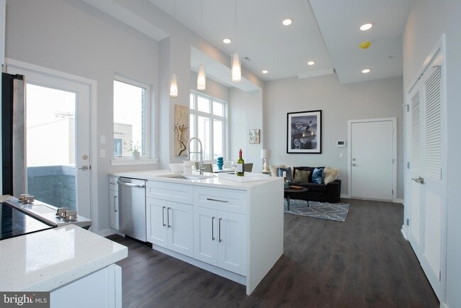 Photo - 1534 Ridge Ave Unit 301