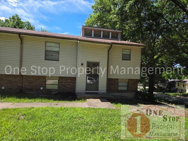Building Photo - Welcome Home to this Adorable 2 Bed 1.5 Bath Duplex in Independence!!