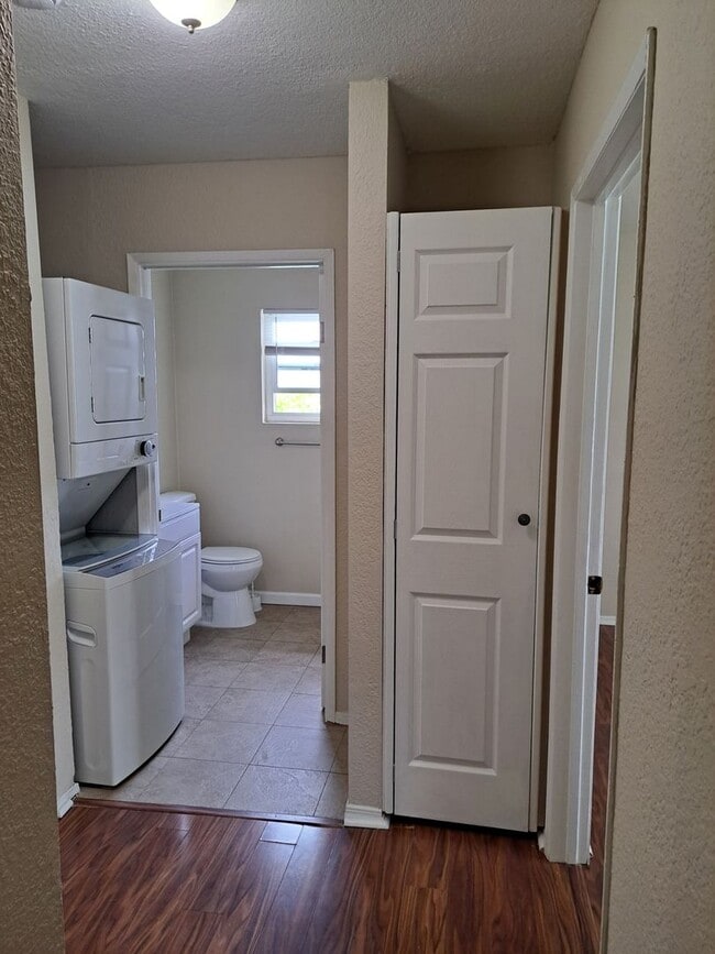 Photo - 1835 Carmona Ave Unidad 1835 1/2 Carmona Ave