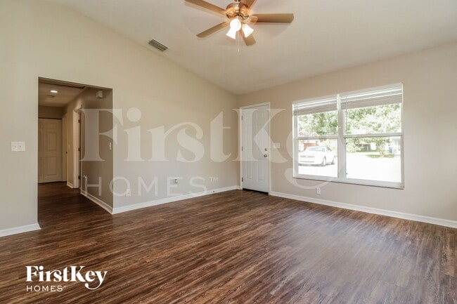 Photo - 2711 80th Ave E