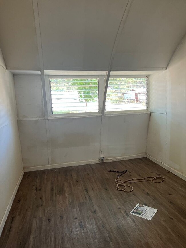 Photo - 86-321 Puhawai Rd