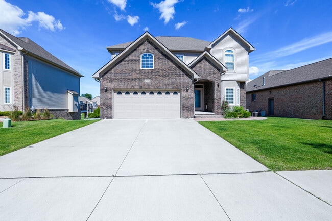 Building Photo - 47791 Crichton Ln