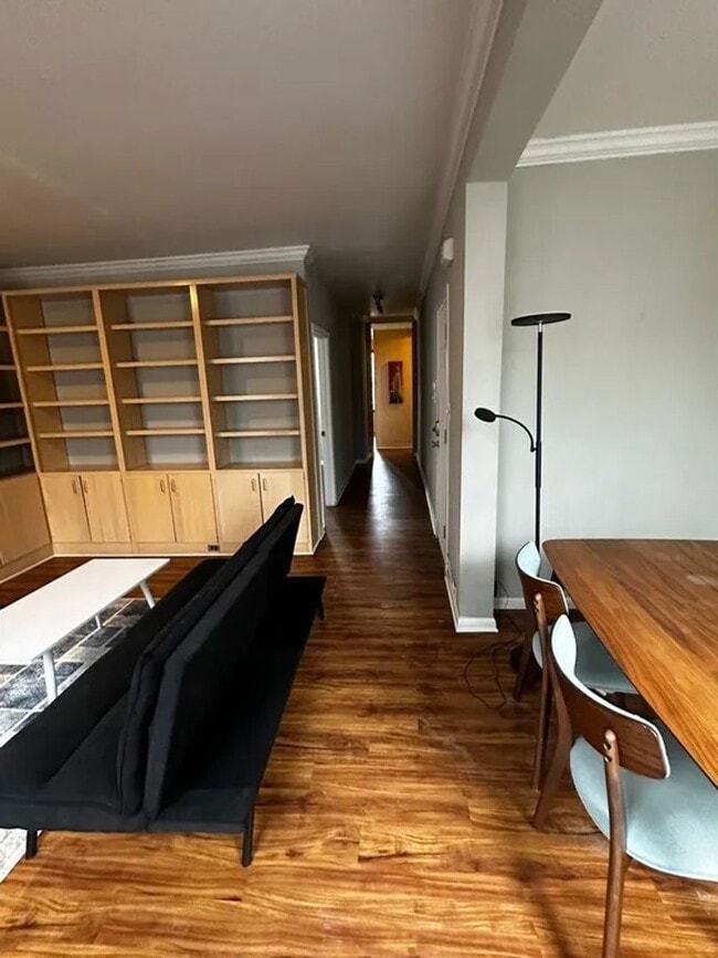 Photo - S Aiken Ave Unidad Floor 2