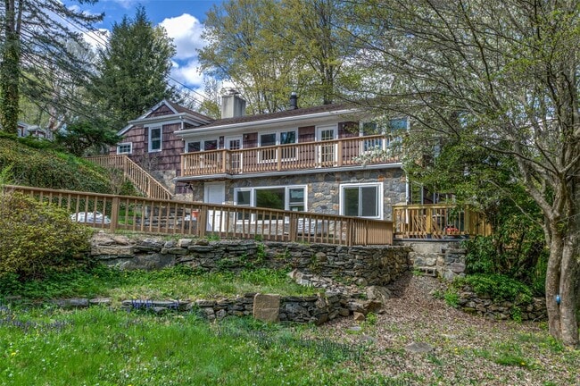 Building Photo - 135 Old Mt Kisco Rd Rental