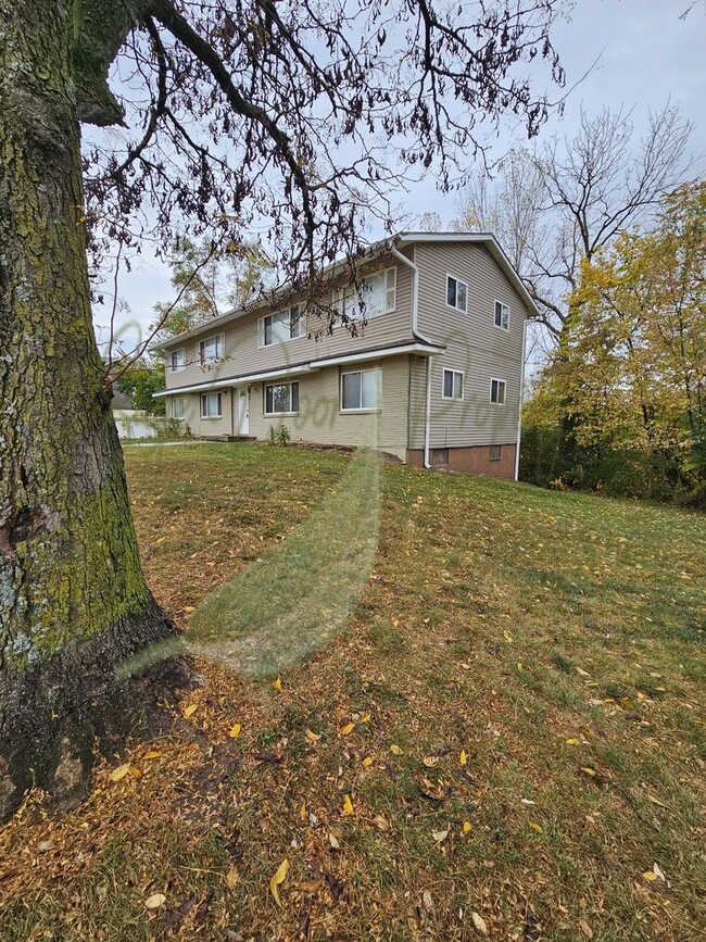 5529-5531 Freeman Ct