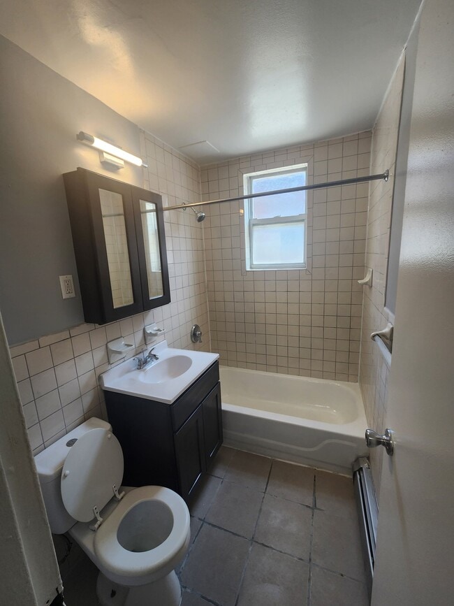 Photo - 364 Williamson St