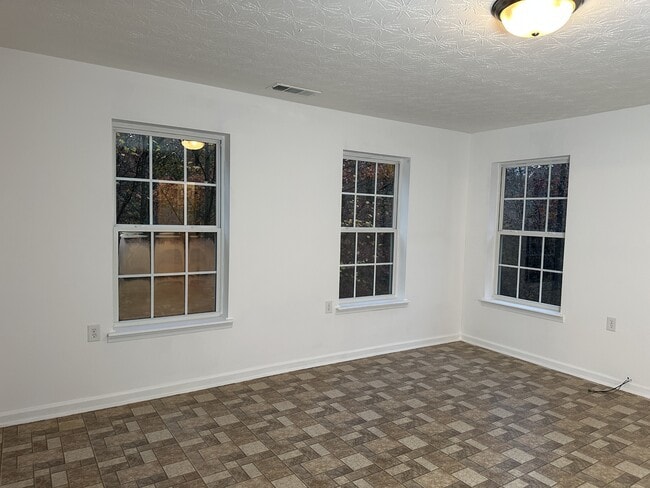 Photo - 600 Indian Trail