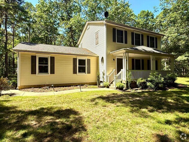 Building Photo - Charming 3-Bed 1.5-Bath Home on 5 Acres