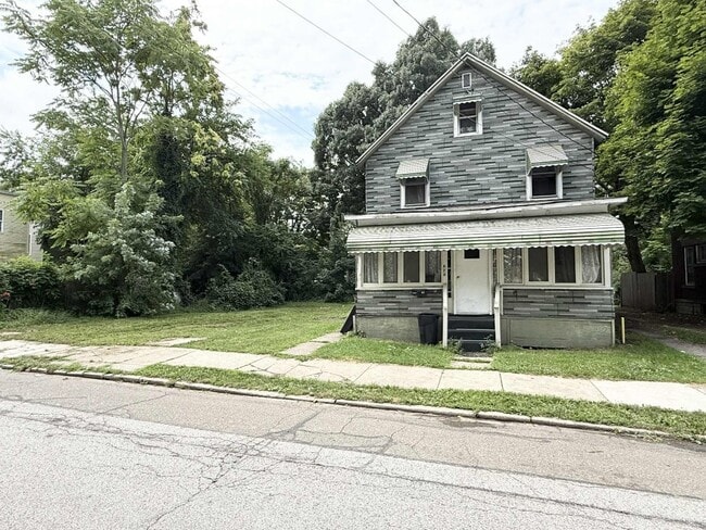 Photo - 820 Ash St