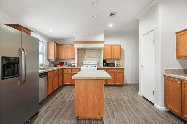 Photo - 15926 Millers Landing Dr