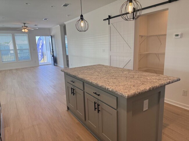 Photo - 4208 Long Lake Way