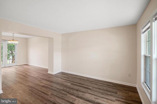 Photo - 206 Emily Ln