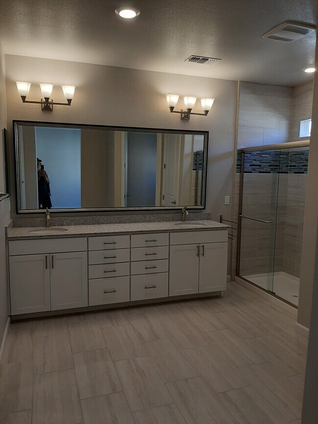 Photo - 5542 Kennedy Pl