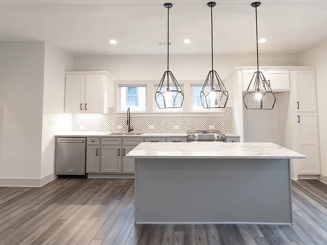 Photo - 615 King Arnold St