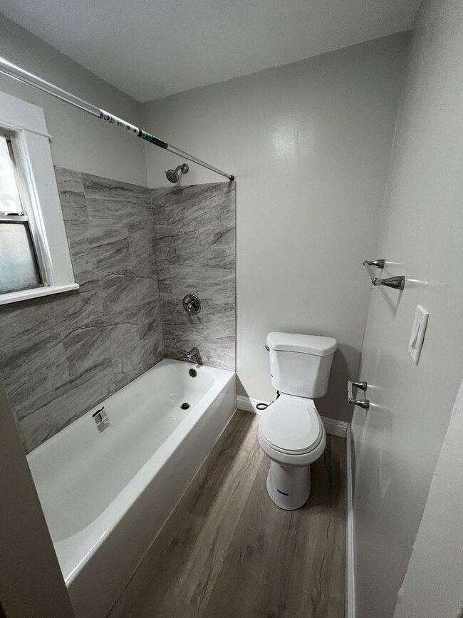 Photo - 1681 1/2 West 37th Street