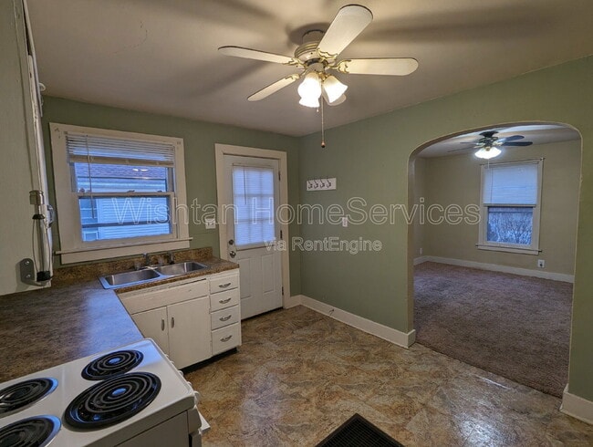 Photo - 410 N Monroe St