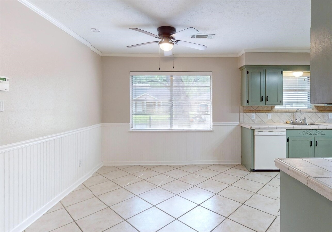 Photo - 5221 Cottonwood Cir